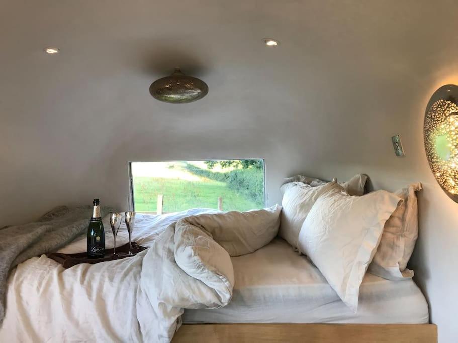 Airstream, Vintage American Caravan & Hottub Ashburton Esterno foto