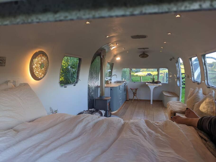 Airstream, Vintage American Caravan & Hottub Ashburton Esterno foto