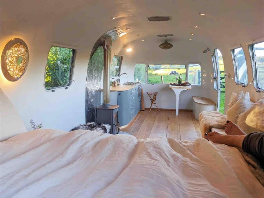 Airstream, Vintage American Caravan & Hottub Ashburton Esterno foto