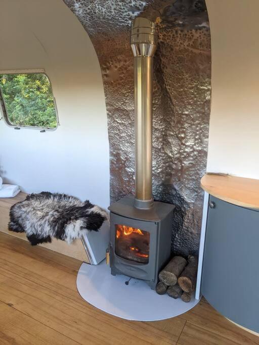 Airstream, Vintage American Caravan & Hottub Ashburton Esterno foto
