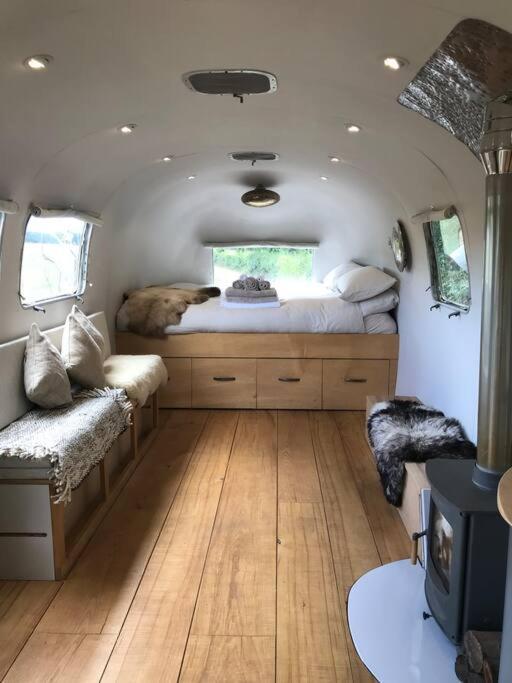 Airstream, Vintage American Caravan & Hottub Ashburton Esterno foto