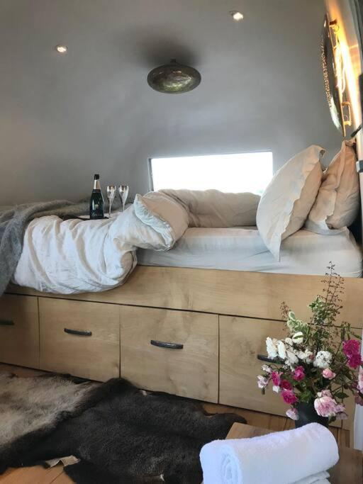 Airstream, Vintage American Caravan & Hottub Ashburton Esterno foto