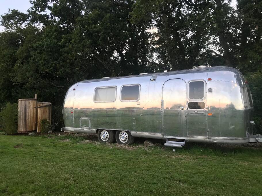 Airstream, Vintage American Caravan & Hottub Ashburton Esterno foto